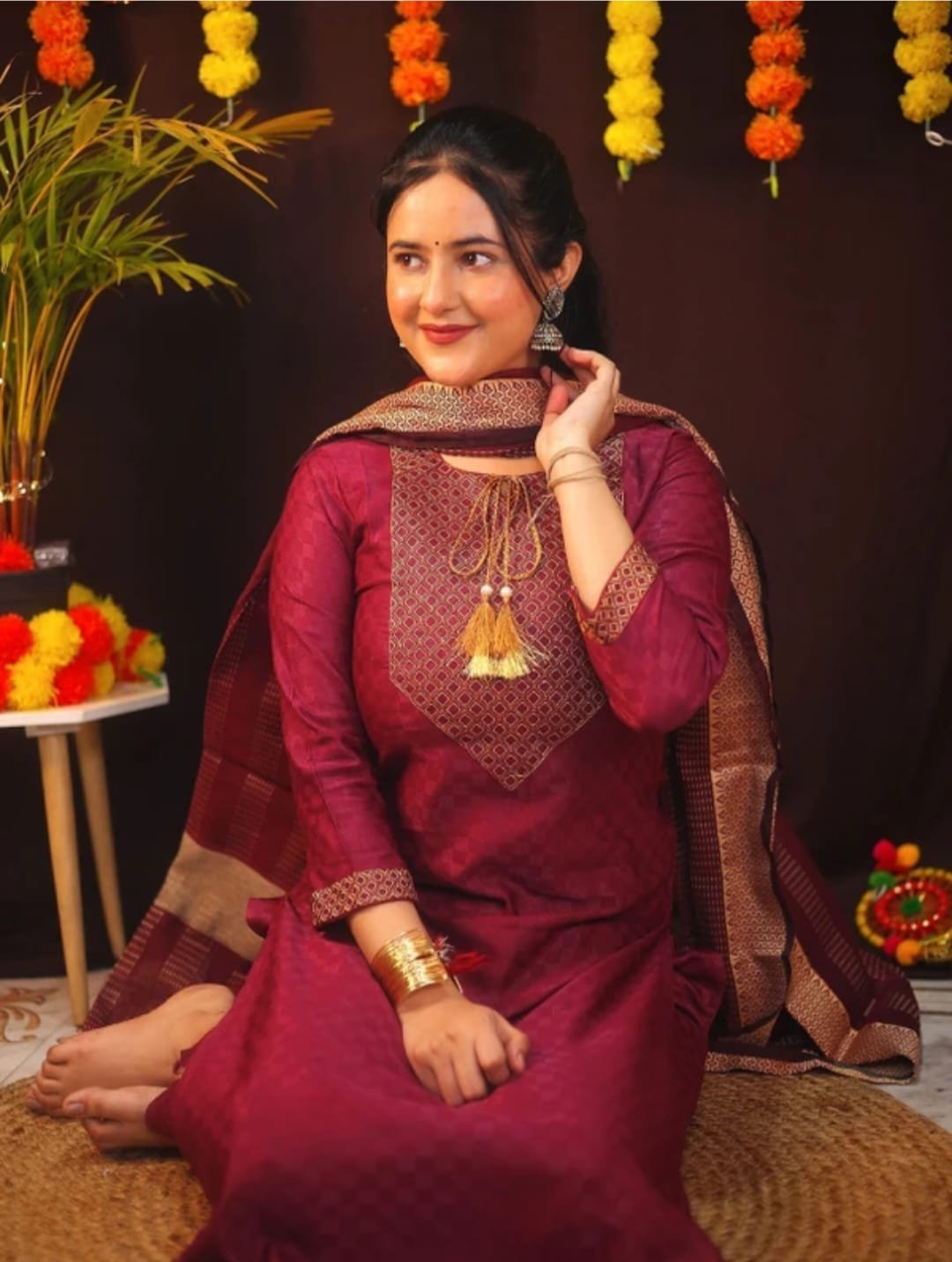 Women Cotton Blend Kurti Pant Dupatta Set - Image 3